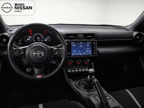 Used 2022 Toyota GR86 Premium RWD image 8