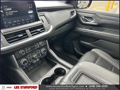 Used 2023 GMC Yukon XL SLT AWD/4WD image 36