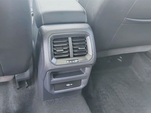Certified 2023 Volkswagen Taos SE FWD image 22