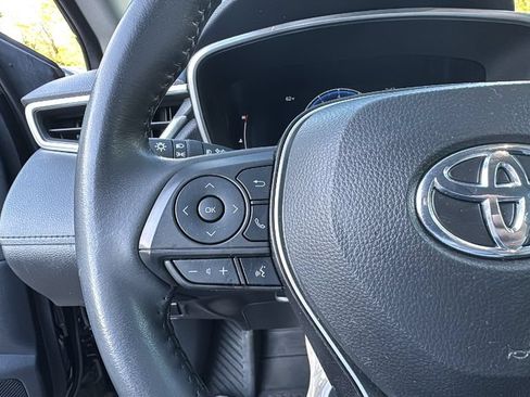 Used 2024 Toyota Corolla Cross XLE AWD/4WD image 19