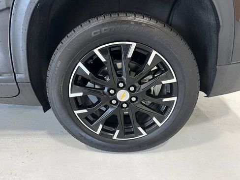 Used 2025 Chevrolet Traverse LT w/ Sun and Wheel Package AWD/4WD image 17
