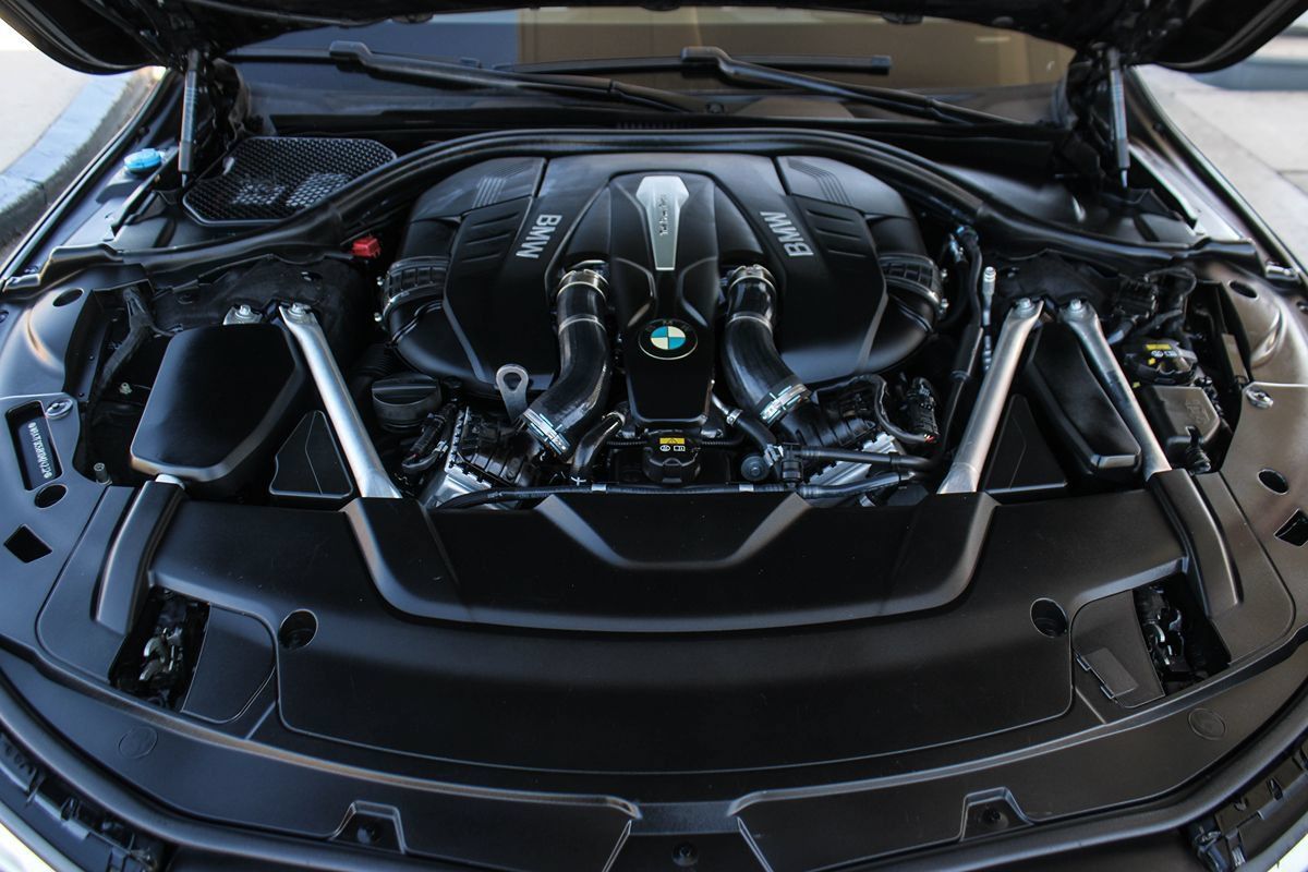 Used 2019 BMW 750i RWD image 11