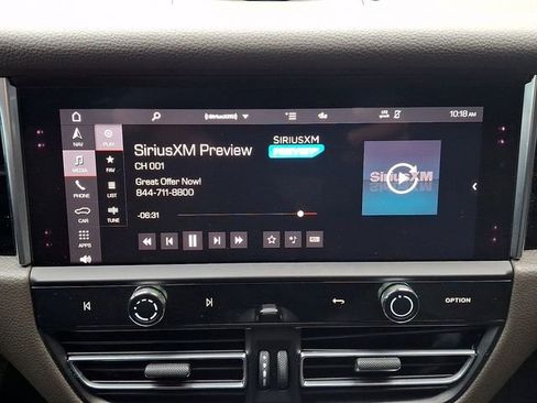 Certified 2023 Porsche Macan image 24