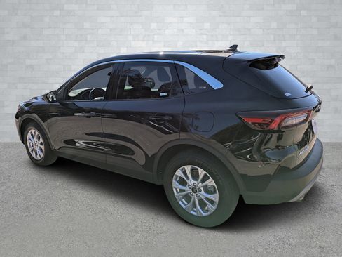 Used 2023 Ford Escape Active w/ Cold Weather Package image 7