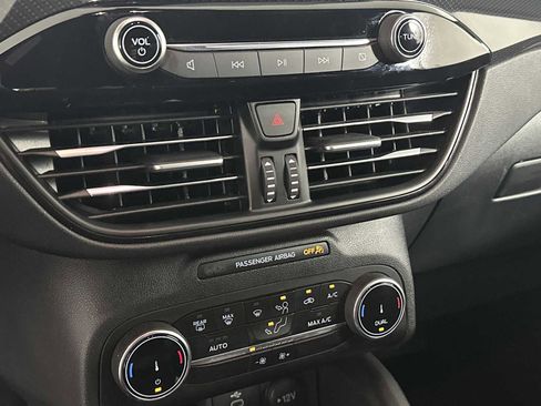 Used 2025 Ford Escape ST-Line image 30