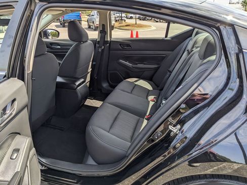 Used 2024 Nissan Altima 2.5 SV image 24