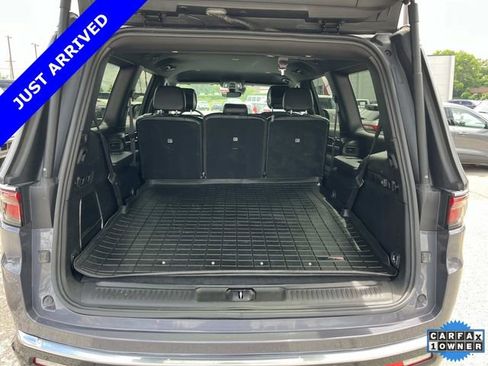 Used 2022 Jeep Wagoneer Series II AWD/4WD image 13