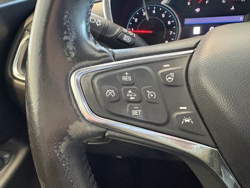 Used 2020 Chevrolet Equinox Premier image 12