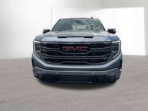 Used 2023 GMC Sierra 1500 SLT w/ SLT Premium Plus Package AWD/4WD image 17