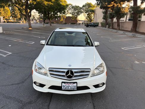 Used 2010 Mercedes-Benz C 300 Luxury image 9