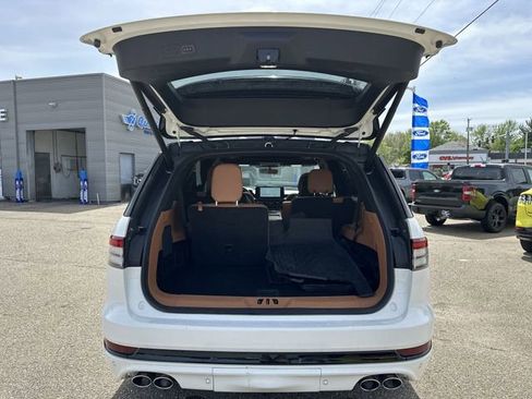 Used 2025 Lincoln Aviator Black Label w/ Black Label Special Edition AWD/4WD image 23