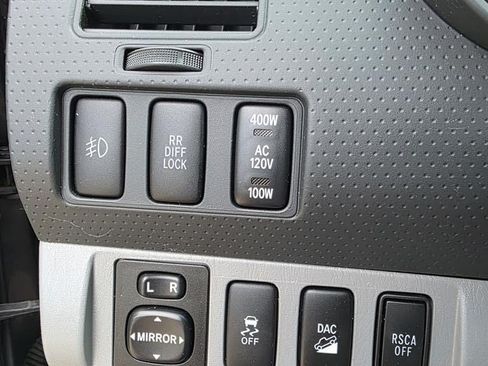 Used 2012 Toyota Tacoma 4x4 Double Cab w/ TRD Off-Road Pkg image 18