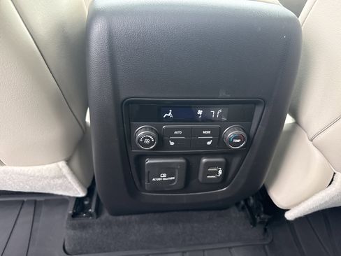 Used 2023 Buick Enclave Premium w/ Experience Buick Package image 15