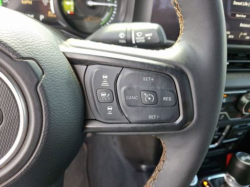 Used 2024 Jeep Wrangler Unlimited w/ Convenience Group AWD/4WD image 22