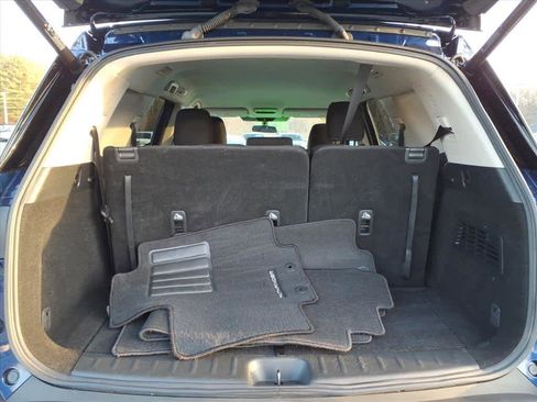 Certified 2025 Nissan Pathfinder SV image 24