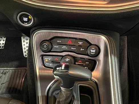 Used 2018 Dodge Challenger R/T Scat Pack w/ Driver Convenience Group RWD image 22