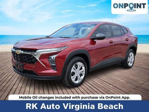 Certified 2025 Chevrolet Trax LS w/ Driver Confidence Package FWD image 1