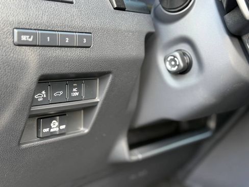 Used 2024 Lexus GX 550 w/ Cold Area Package AWD/4WD image 9