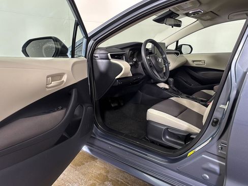 Used 2024 Toyota Corolla LE image 2