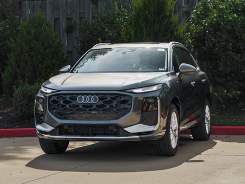 Certified 2026 Audi Q3 quattro 2.0T AWD/4WD image 5