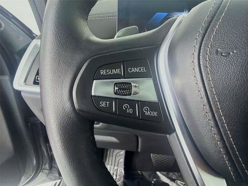 Used 2025 BMW X5 xDrive50e image 11