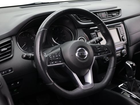 Used 2018 Nissan Rogue SL FWD image 10