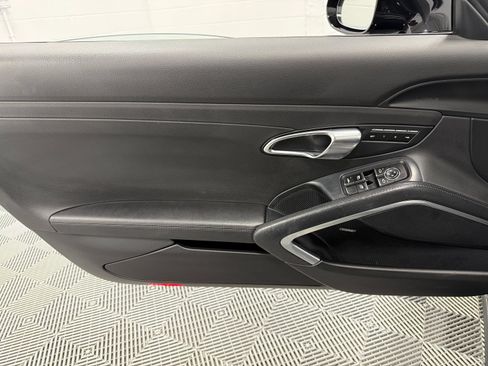 Used 2015 Porsche 911 Carrera 4S AWD/4WD image 13