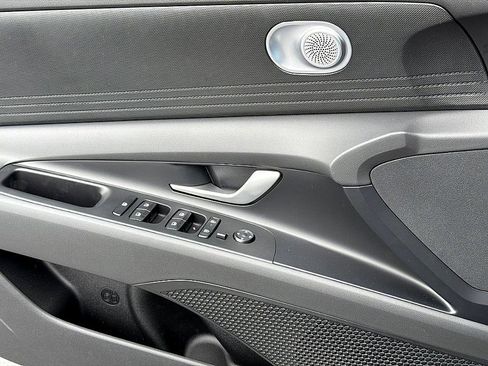 New 2026 Hyundai Elantra SE image 15