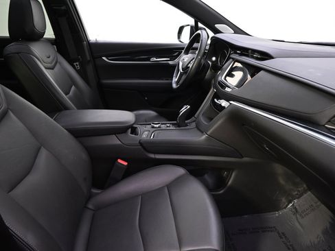 Certified 2025 Cadillac XT5 Premium Luxury image 16