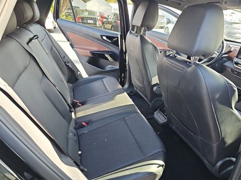 Certified 2022 Volkswagen ID.4 Pro S image 11