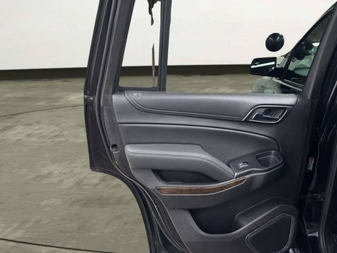 Used 2019 Chevrolet Tahoe 4WD image 13