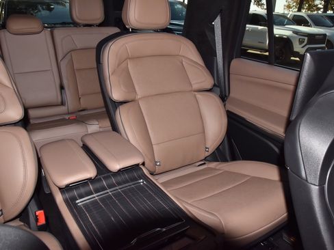 Certified 2025 Lincoln Navigator Black Label image 24