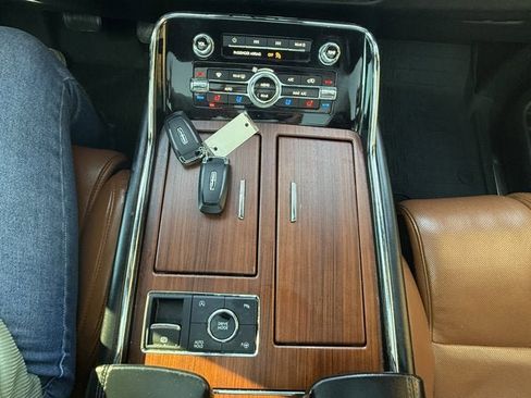 Used 2020 Lincoln Navigator Reserve w/ Luxury Package image 31