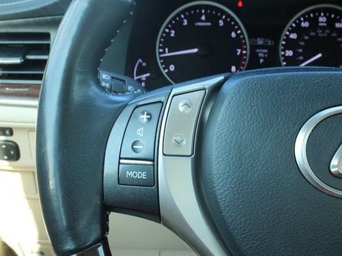 Used 2013 Lexus ES 350 w/ Luxury Pkg FWD image 25