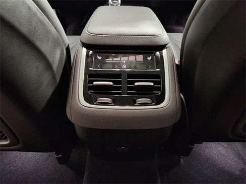 Used 2025 Volvo XC90 B5 Plus image 30