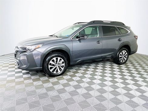 Certified 2025 Subaru Outback Premium AWD/4WD image 4