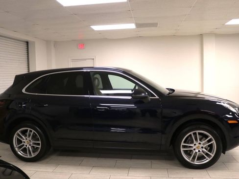 Used 2020 Porsche Cayenne Turbo AWD/4WD image 10