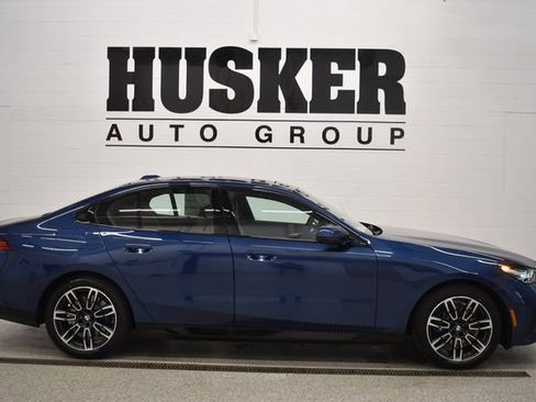 New 2027 BMW 530i xDrive w/ M Sport Package AWD/4WD image 2