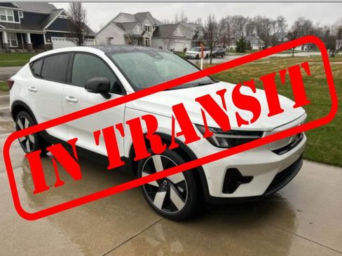 Used 2023 Volvo C40 P8 Recharge Plus w/ Climate Package image 9