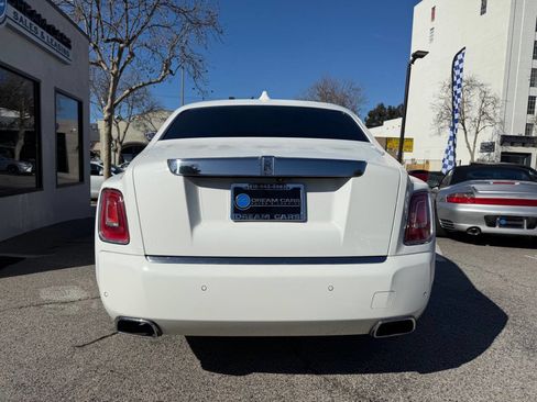 Used 2018 Rolls-Royce Phantom Sedan image 9