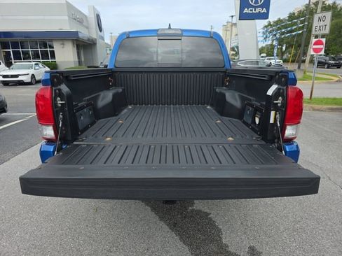 Used 2017 Toyota Tacoma TRD Sport w/ Tow Package RWD image 30