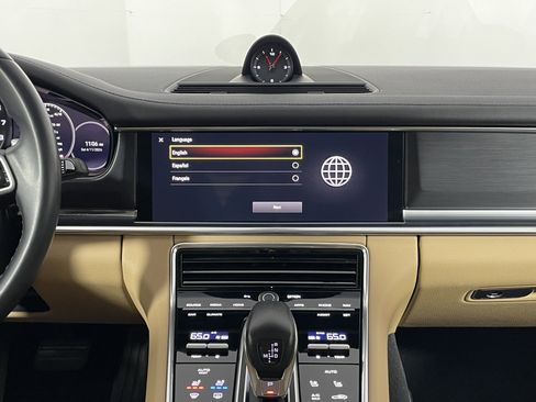 Used 2023 Porsche Panamera image 19