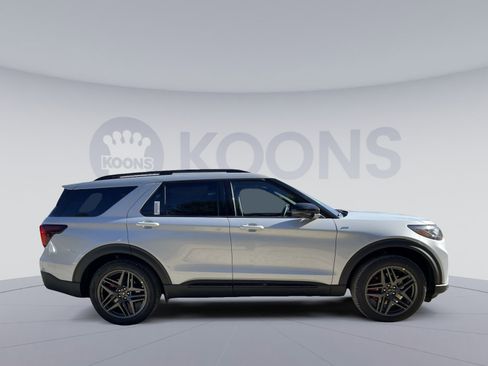 New 2026 Ford Explorer ST-Line w/ ST-Line Street Pack image 8