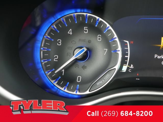 New 2027 Chrysler Pacifica Select FWD image 47