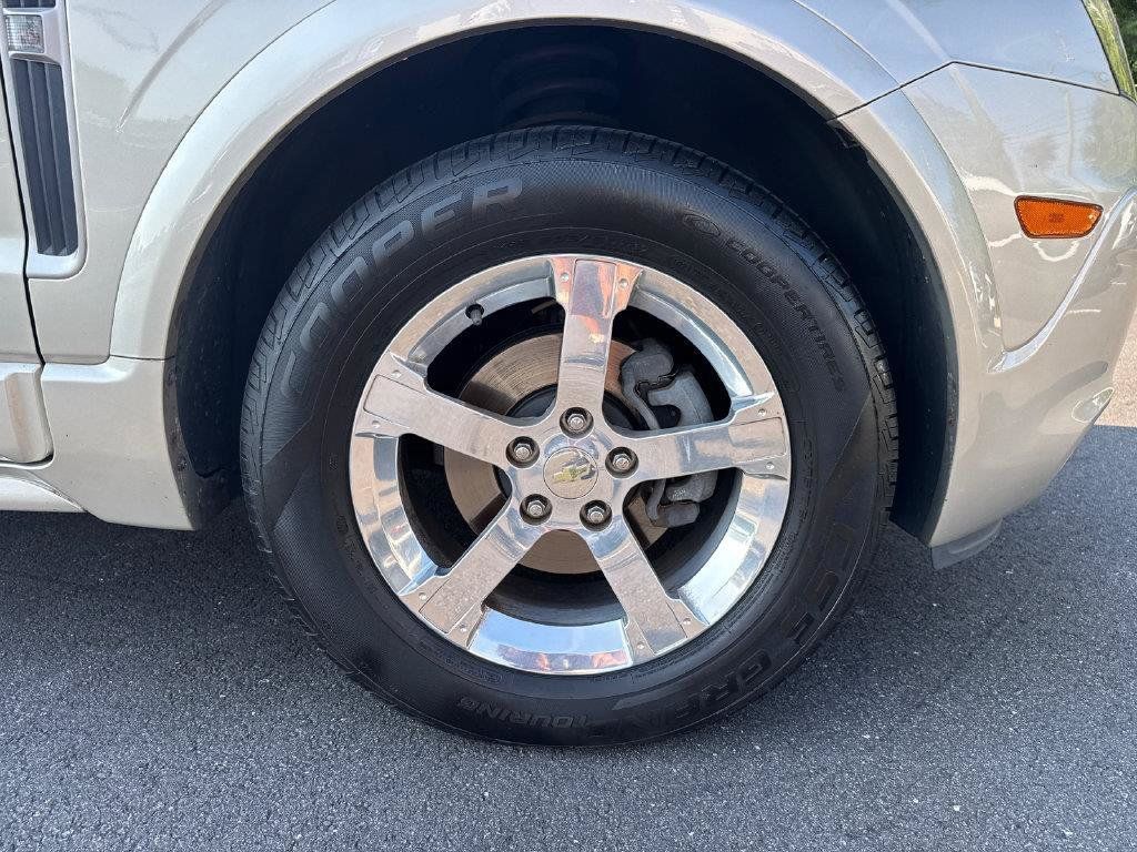 Used 2014 Chevrolet Captiva Sport LT FWD image 11