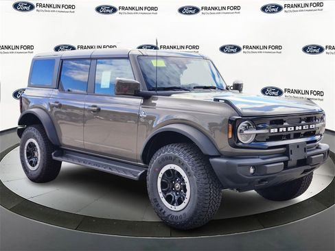 New 2025 Ford Bronco Outer Banks w/ Sasquatch Package image 7