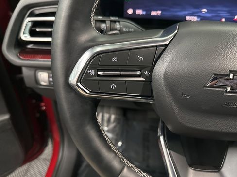 Used 2025 Chevrolet Traverse Z71 image 15