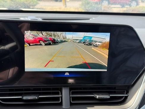 Used 2025 Chevrolet Trax LT w/ Driver Confidence Package image 22