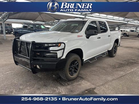 Used 2021 Chevrolet Silverado 1500 LT Trail Boss w/ Convenience Package II AWD/4WD image 1