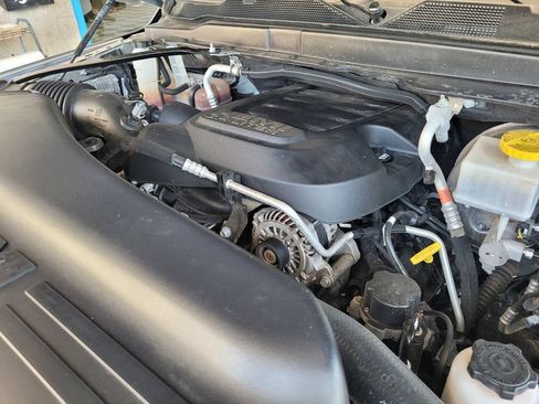 Used 2024 RAM 2500 Big Horn w/ Sport Appearance Package AWD/4WD image 12